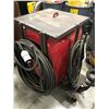 Image 2 : LINCOLN IDEALARC 250 WELDER W/ CART