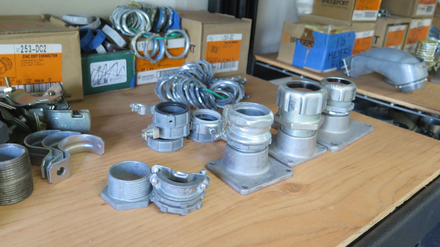 Qty 4 Cases Bridgeport Zinc EMT Connectors, Dottie 1