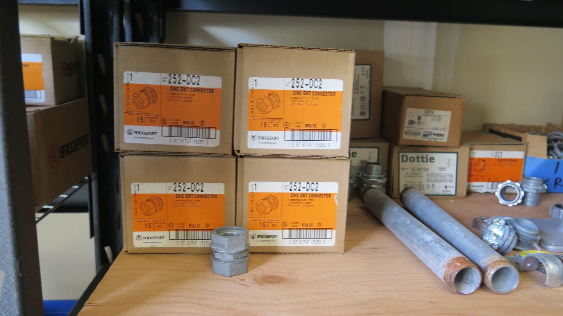 Qty 4 Cases Bridgeport Zinc EMT Connectors, Dottie 1