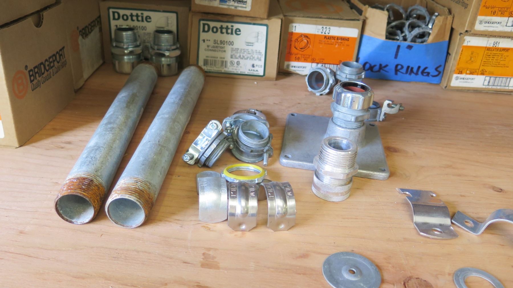 Qty 4 Cases Bridgeport Zinc EMT Connectors, Dottie 1