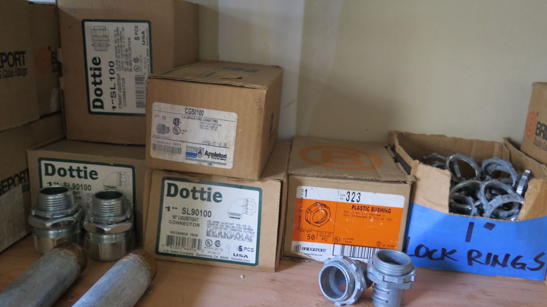 Qty 4 Cases Bridgeport Zinc EMT Connectors, Dottie 1