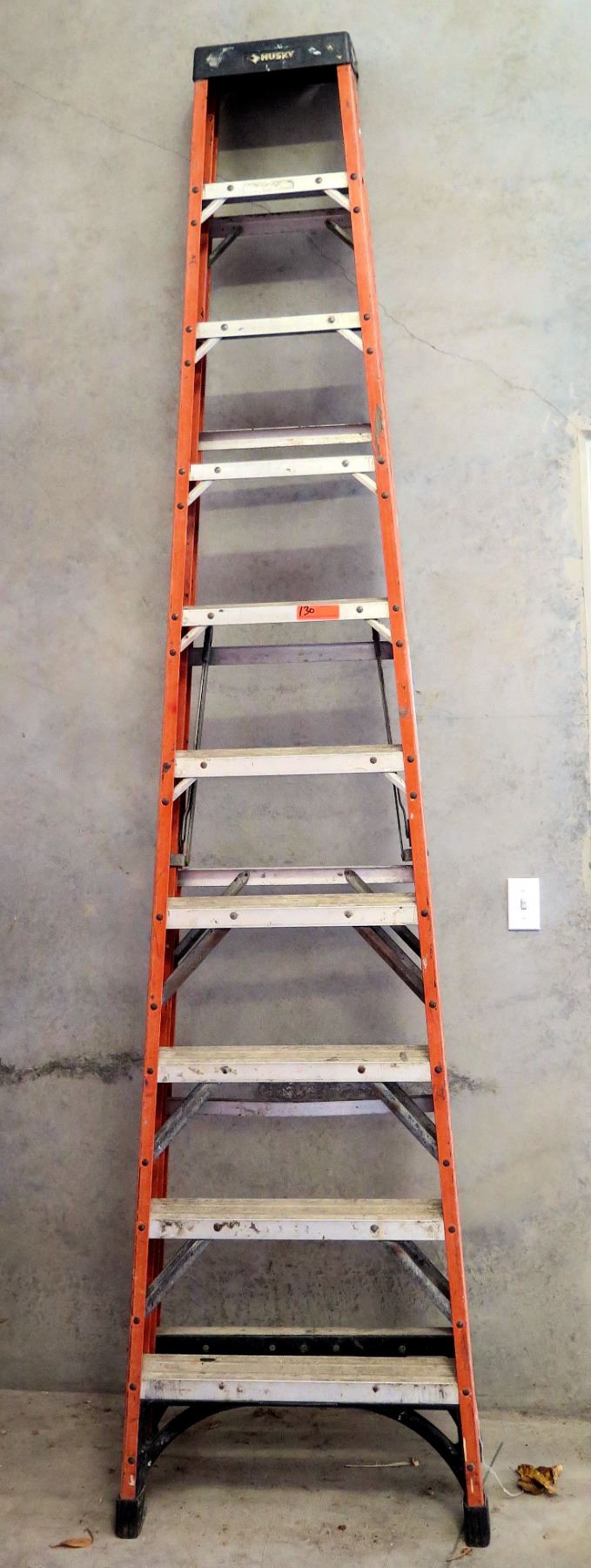 Husky Ladder Husky Red Commercial Step Ladder - Oahu Auctions