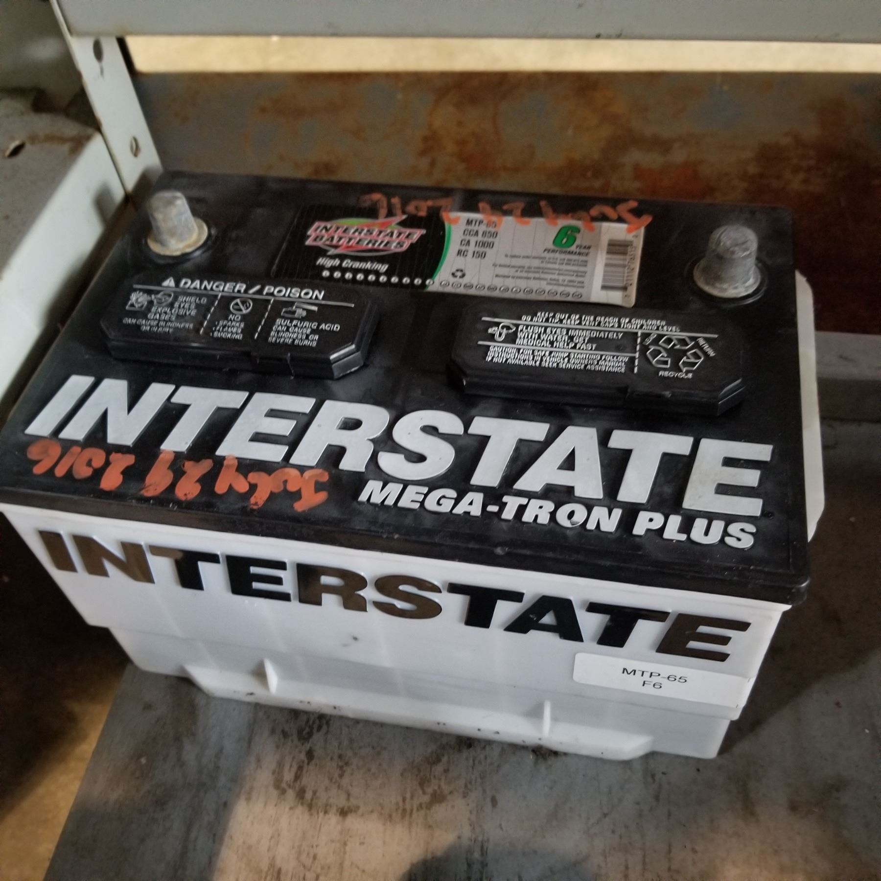 INTERSTATE 850 COLD CRANKING AMP 12 VOLT BATTERY Big Valley Auction interstate-850-cold-cranking-amp-12-volt-battery-big-valley-auction