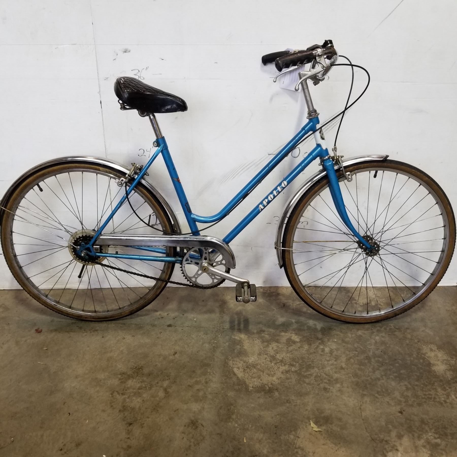 BLUE APOLLO BIKE Big Valley Auction blue-apollo-bike-big-valley-auction