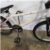 Image 2 : WHITE NO NAME BMX BIKE
