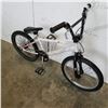 Image 3 : WHITE NO NAME BMX BIKE