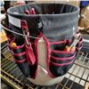 Image 3 : HUSKY BUCKET W/ TOOLS