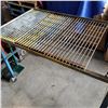 Image 2 : METAL GRATE TABLE ON WHEELS