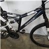 Image 2 : BLACK WHITE NEXT BIKE