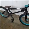 Image 2 : BLACK WE THE PEOPLE BIKE