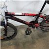 Image 2 : BLACK AND RED NO NAME BMX BIKE