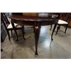 Image 8 : QUEEN ANNE ROUND MAHOGANY DINING TABLE W/ LEAF AND 4 CHAIRS