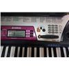 Image 2 : YAMAHA KEYBOARD AND STOOL