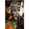 Image 8 : BOX OF ANTIQUES AND COLLECTIBLES
