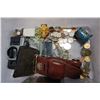 Image 2 : SMALL CLEAR TOTE OF COLLECTIBLES AND WORLD COINS