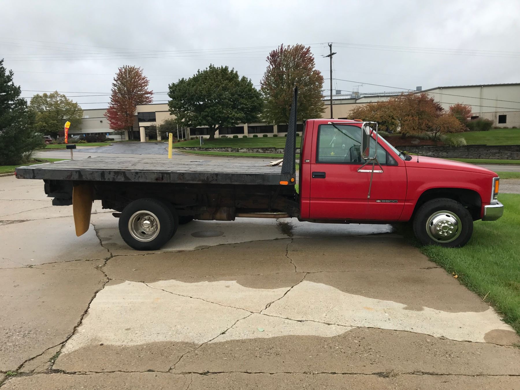 1997 CHEVROLET 3500 FLAT BED TRUCK