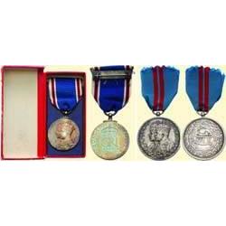 MEDALS GREAT BRITAIN                LOT OF TWO
GR