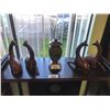 Image 1 : LOT OF 5 DECOR ITEMS