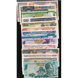 Mixed Lot of 14 UNC banknotes, many of which are different from each otherbr/Somalia, 50 Shillings, 