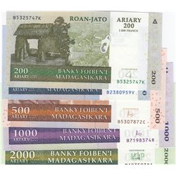 Madagascar, 100 Ariary, 200 Ariary, 500 Ariary, 1.000 Ariary and 2.000 Ariary, 2004/2007, UNC, p86,