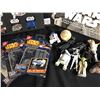 Image 2 : STAR WARS LOT (FIGURES/ BLUEPRINTS...)
