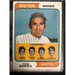 1974 TOPS #179 YOGI BERRA METS FIELD LEADERS