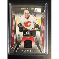 DION PHANEUF SP GAME USED AUTHENTIC FABRICS PATCH HOCKEY CARD (33/50)