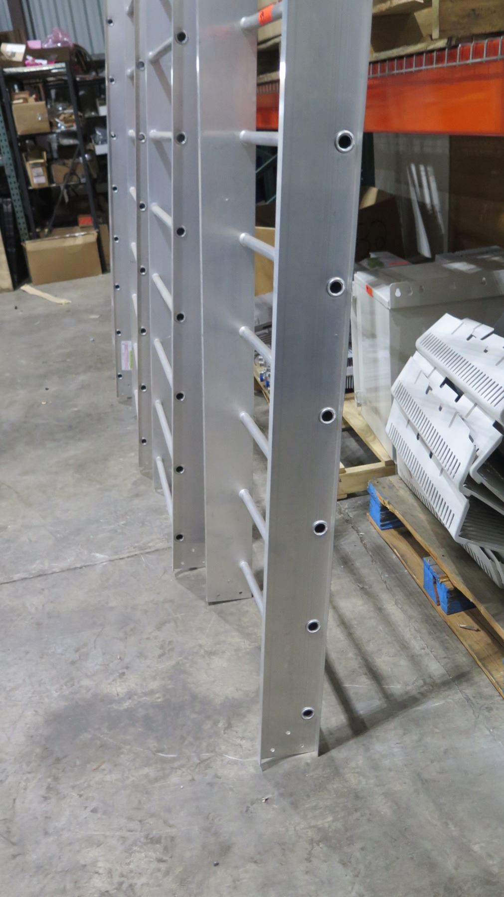 Qty 4 Tall Metal Cable Racks 005388 - Oahu Auctions