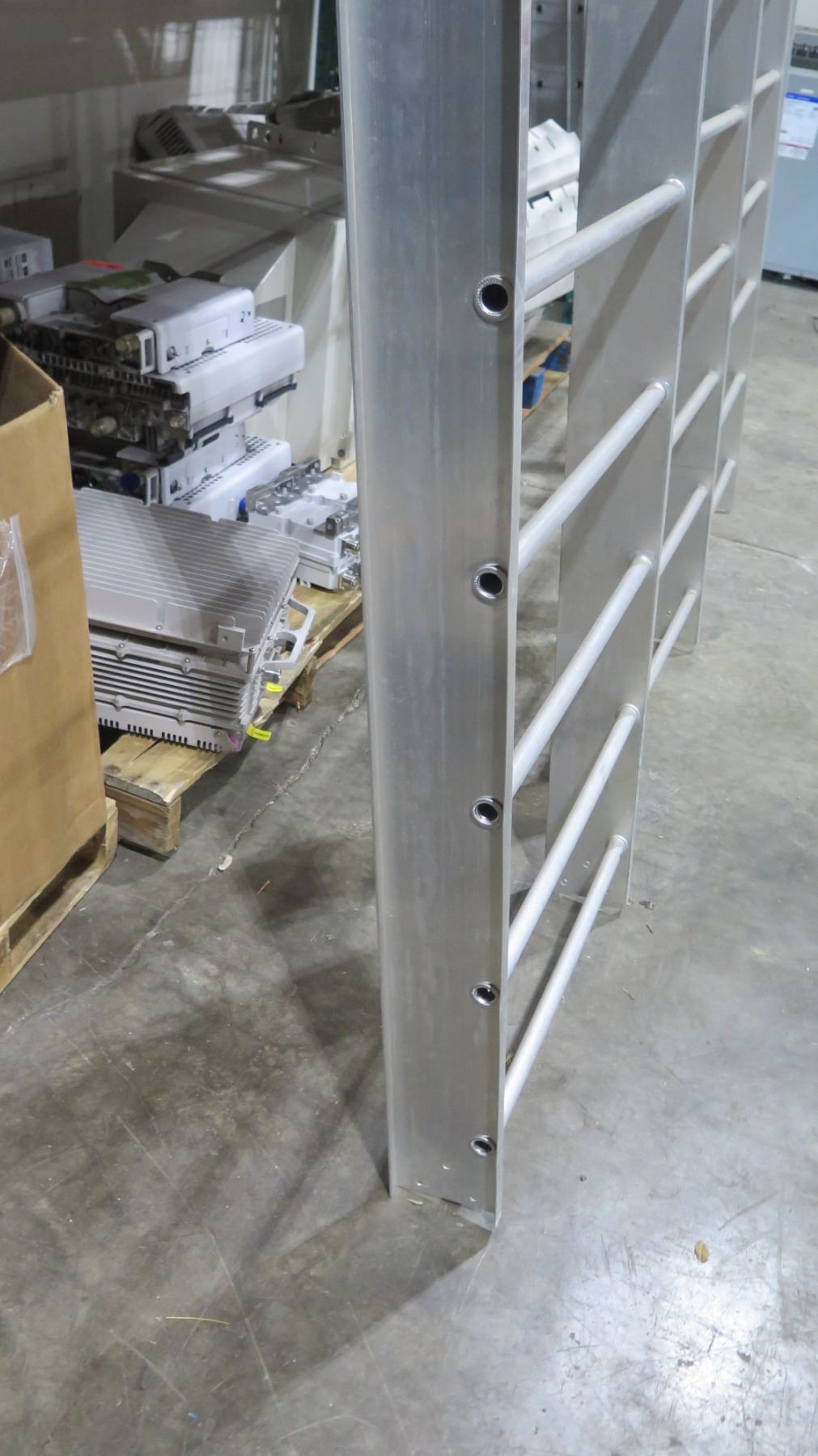 Qty 4 Tall Metal Cable Racks 005388 - Oahu Auctions