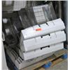 Image 1 : Pallet Misc Plastic Covers w/ Vents