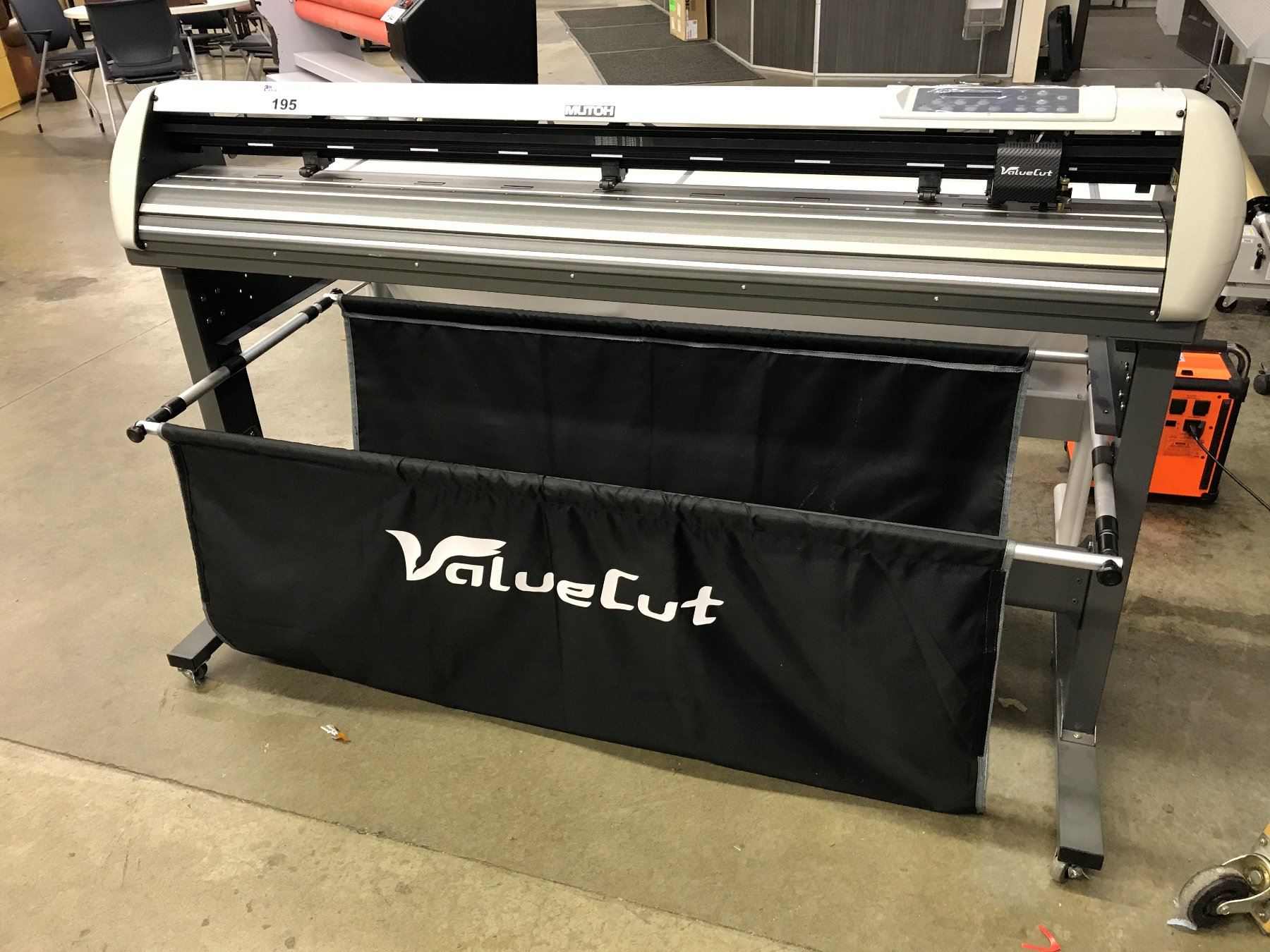 MUTOH VALUECUT VC-1300 CUTTING PLOTTER - Able Auctions