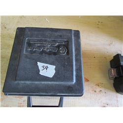 ROUTER (BLACK AND DECKER)