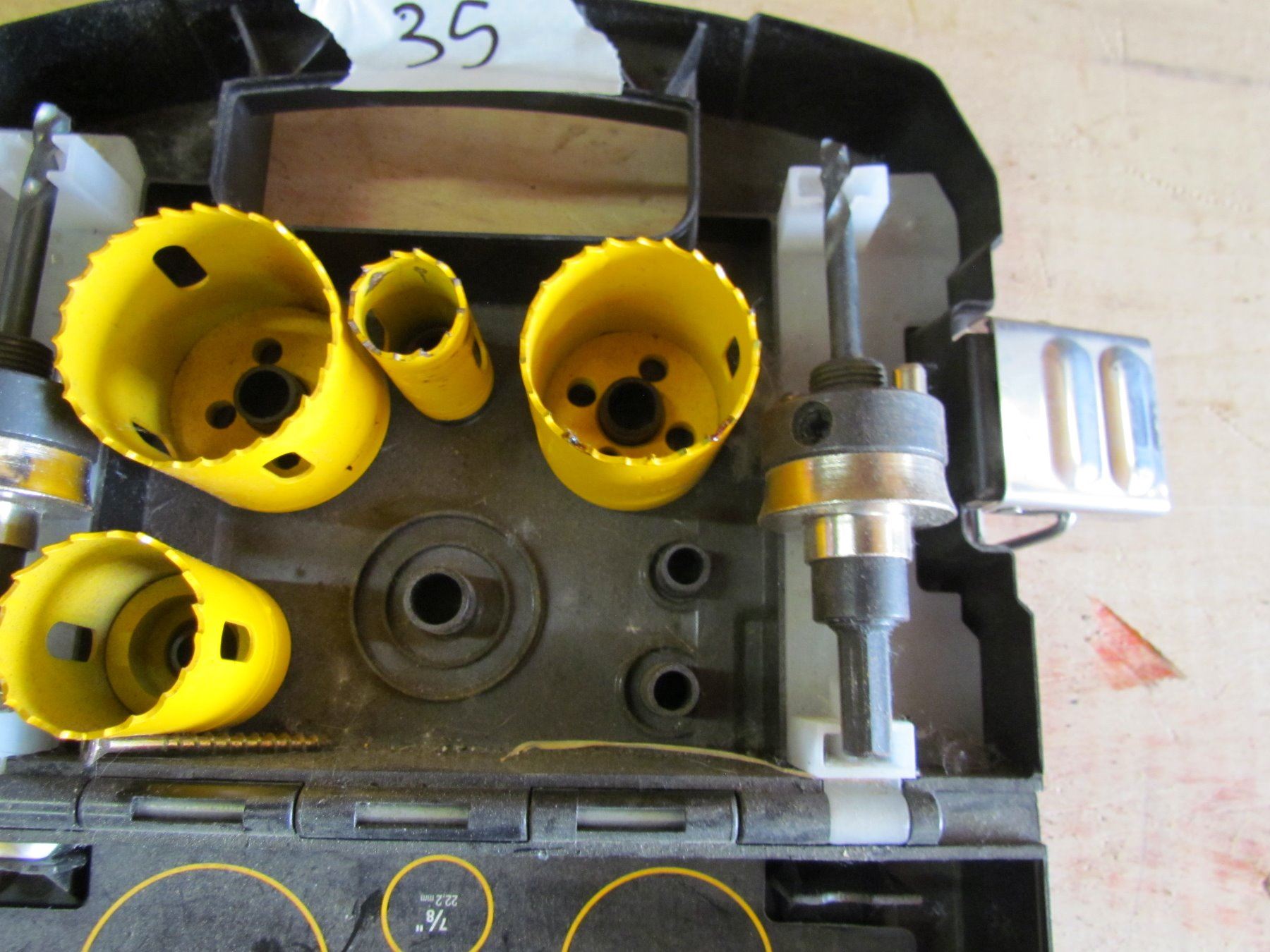 HOLE SAW KIT (DEWALT)