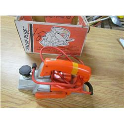 WOOD PLANER (ELECTRIC) *BLACK AND DECKER*