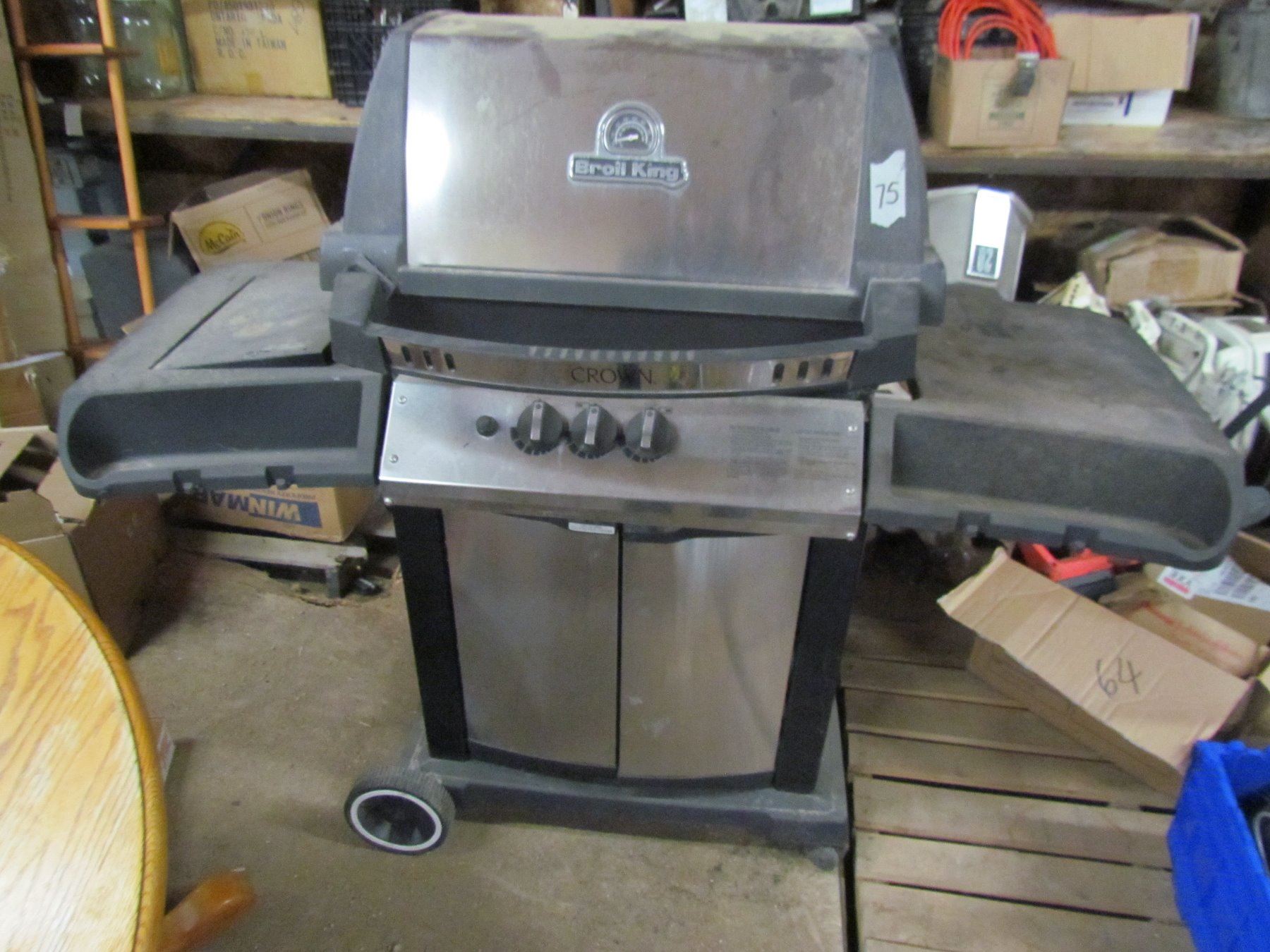 BROIL KING BBQ WITH SIDE BURNER Schmalz Auctions