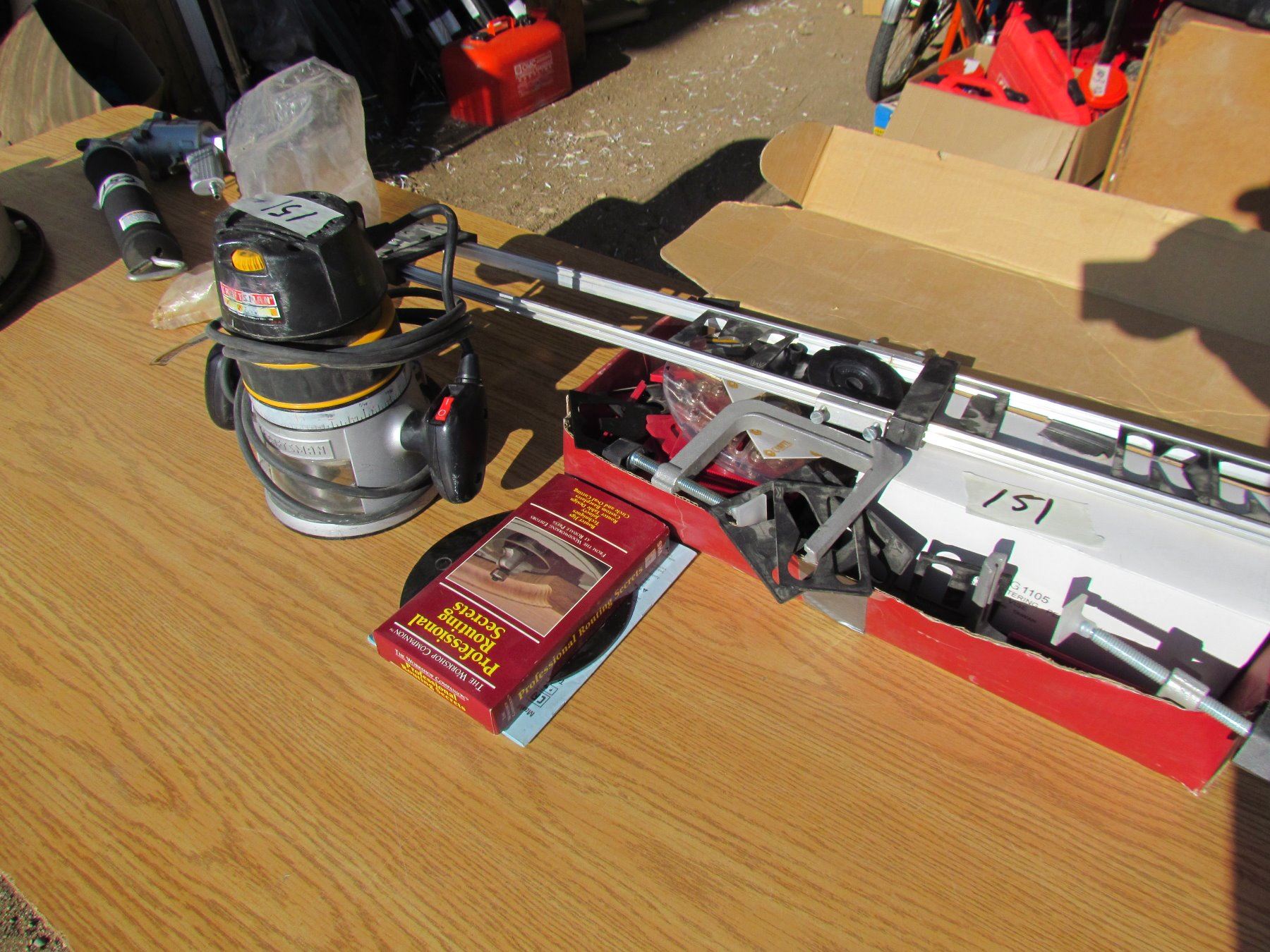 ROUTER AND ROUTER GUIDE (CRAFTSMAN)