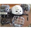 Image 3 : 3 HELMETS AND CAGES (SMALL)