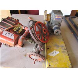 2 PUMPS (MERCURY AND RENOLDS)