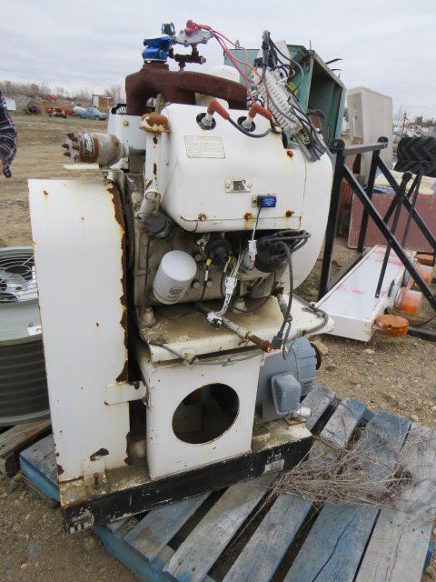 4 CYLINDER WISCONSIN ENGINE & LARGE ELECTRIC MOTOR - Schmalz Auctions
