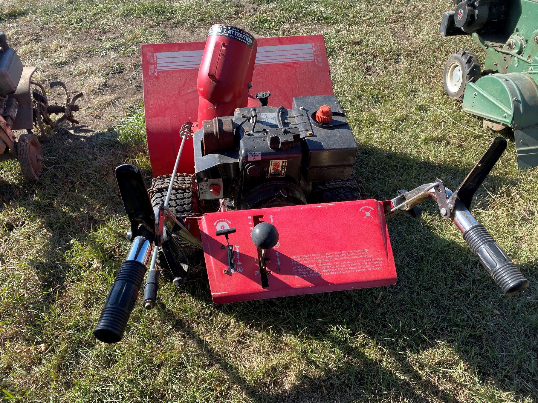 SNOTRAC 33” snowblower. 10 hp Tecumseh engine. 120v Electric start. C
