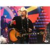 Image 1 : Toby Keith Signed 11x14 Photo (PSA COA)