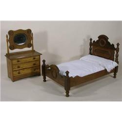 Doll bed and dresser, unmatched