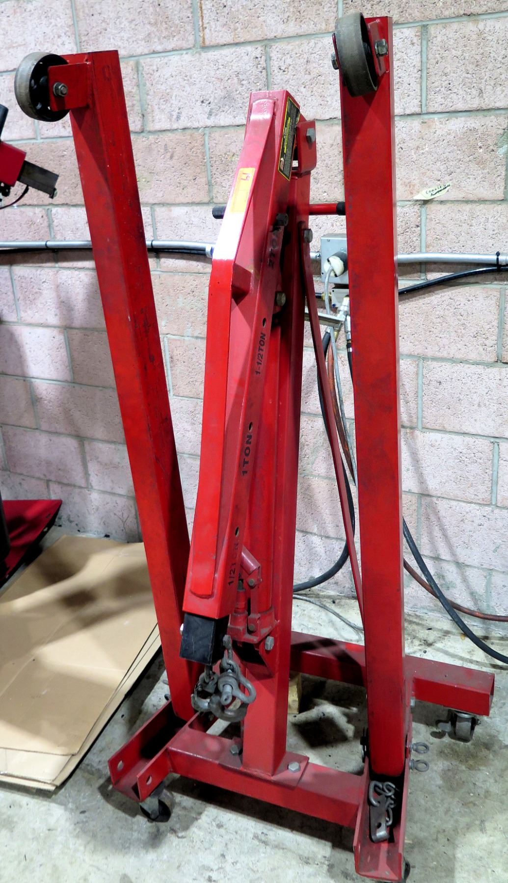 Torin Big Red Jacks 2 Ton Hydraulic Engine Hoist Oahu Auctions