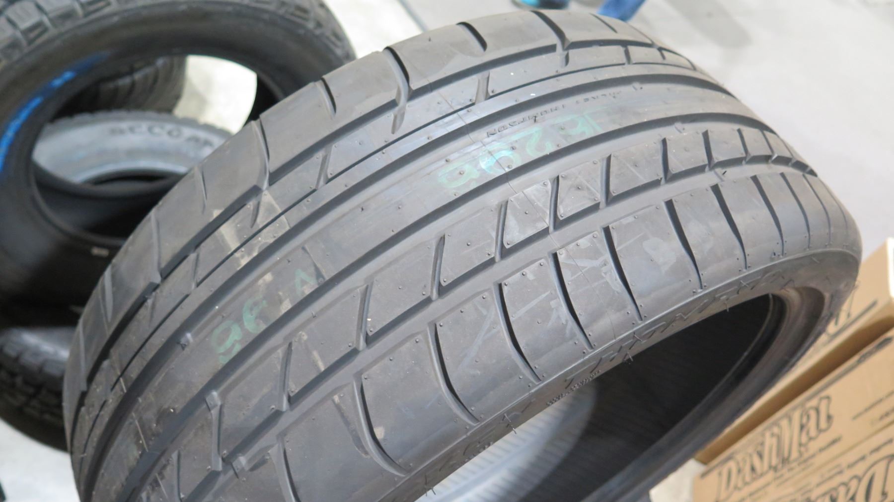 Qty 4 Mickey Thompson Street Comp 255/35R20 Extra Load Tires