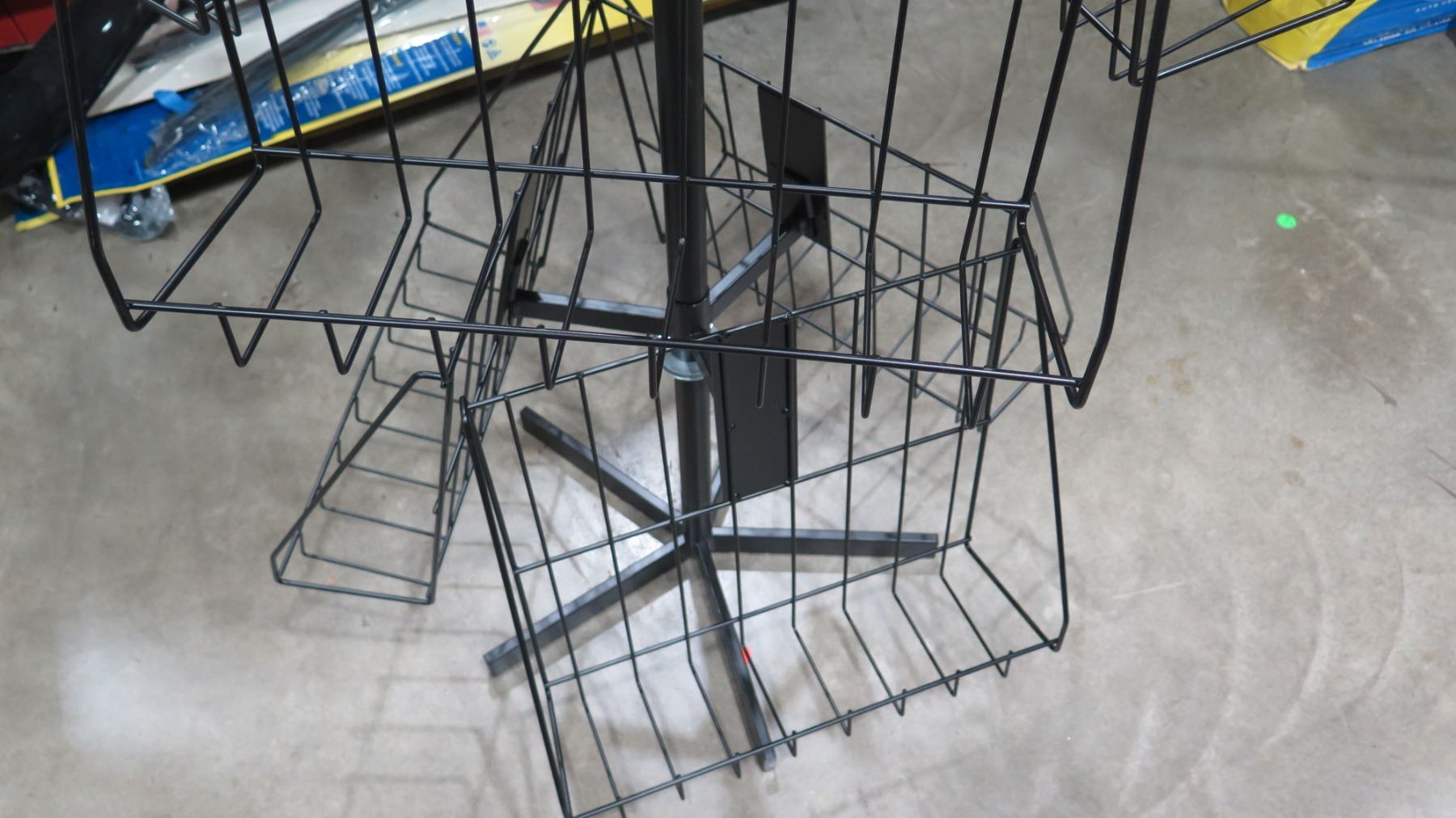 Spinning Black Wire Steering Wheel Display Rack