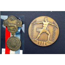 USA - 1910-1933 2 Pcs Commemorative Medals See Description