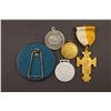 Image 2 : World - 20th century - Mixed medals and pins 5 Pcs