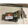 Image 1 : 8" Swivel Base Vise