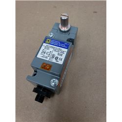 SQUARE D 9007C54B2P10Y19021 LIMIT SWITCH