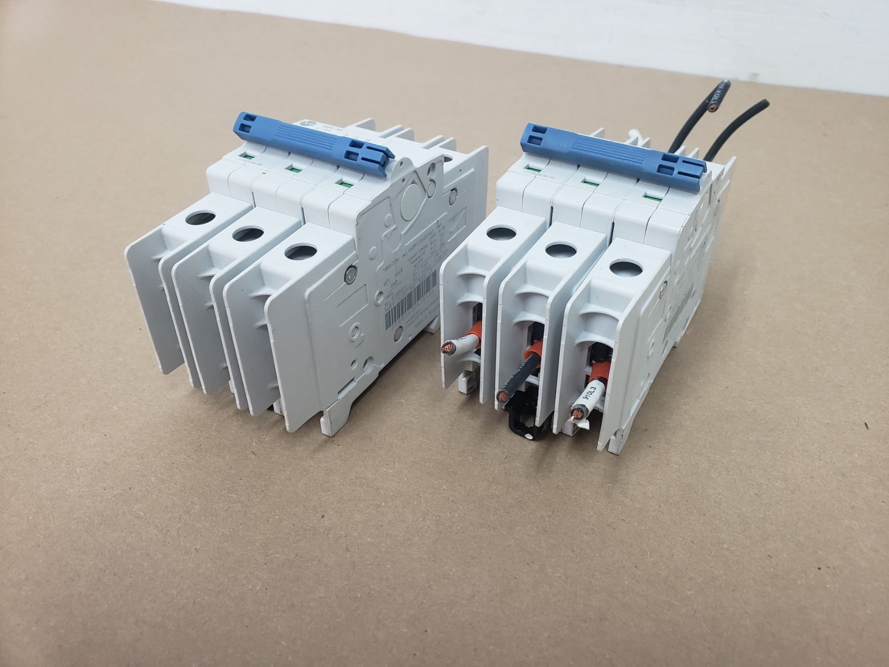 M1d030 (2) ALLEN-BRADLEY 1489-M3C150 SER D CIRCUIT BREAKER - BTM Industrial